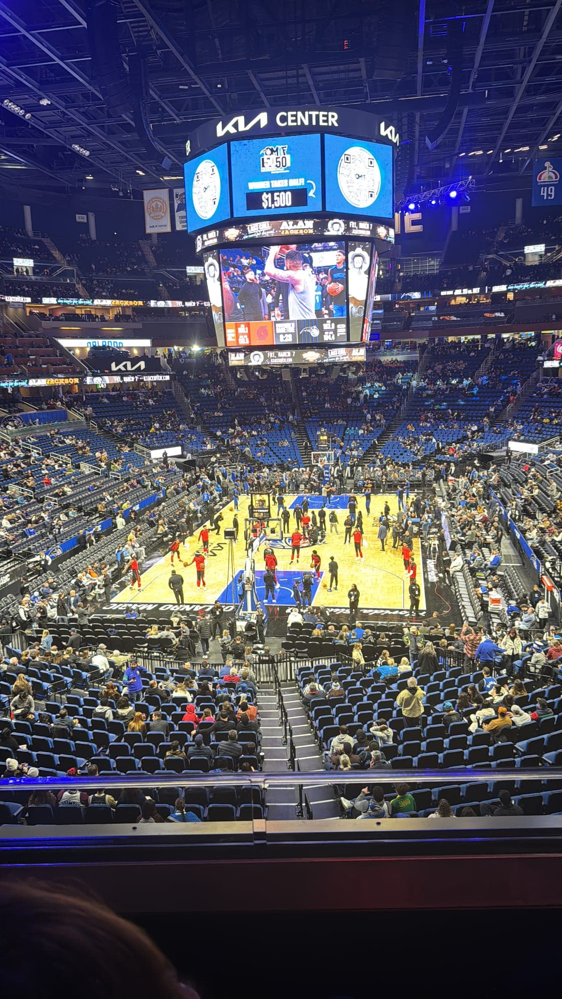 Quadra do Orlando Magic vista da arquibancada durante um jogo